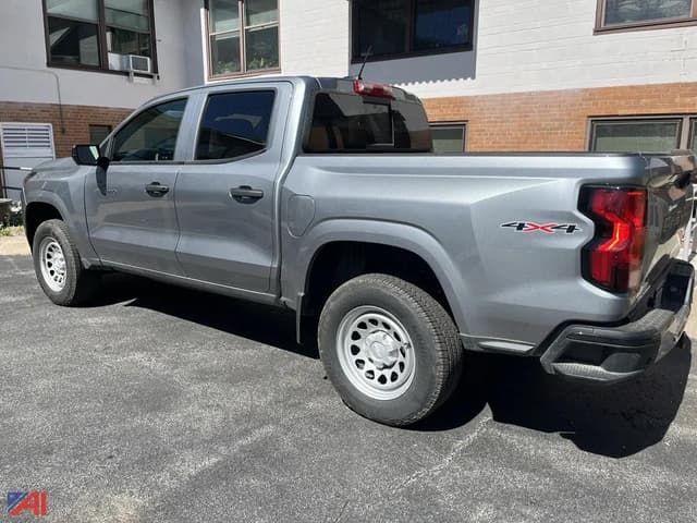 Image of Chevrolet Colorado equipment image 1