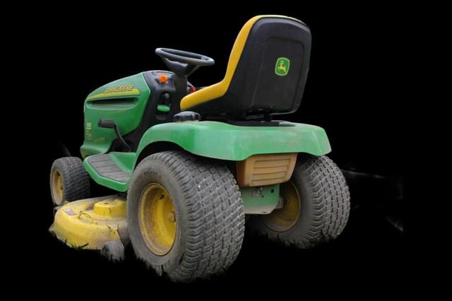 Image of John Deere LT190 equipment image 1