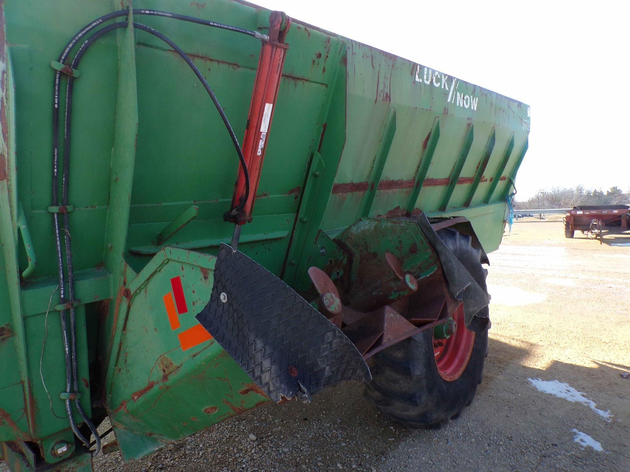 LuckNow 375 Equipment Image0