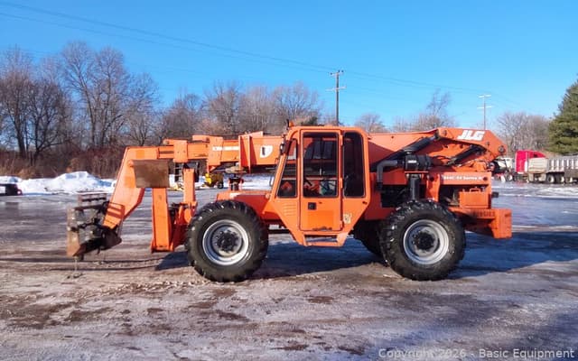 Image of Lull 1044C-54 equipment image 4