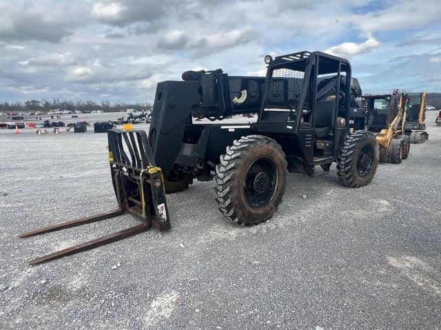 Image of Lull 644B-42 equipment image 3