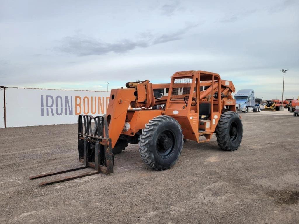 Lull 644B-42 Equipment Image0