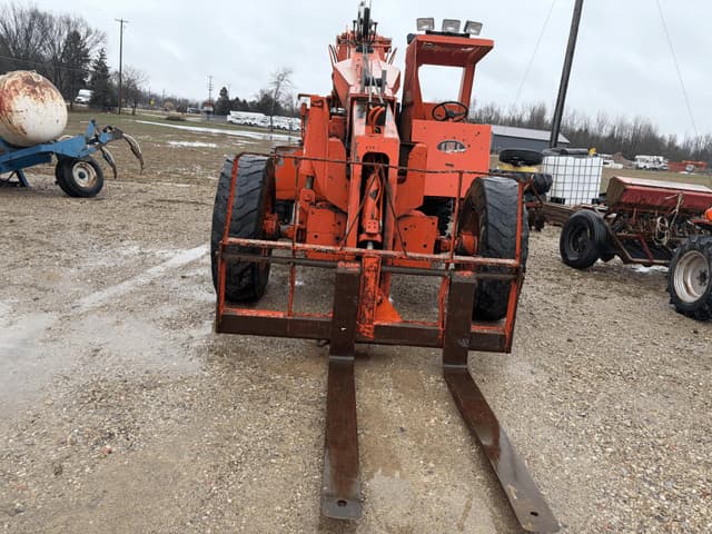 Image of Lull 844 equipment image 1