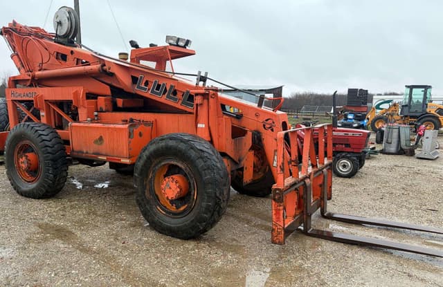 Image of Lull 844 equipment image 2