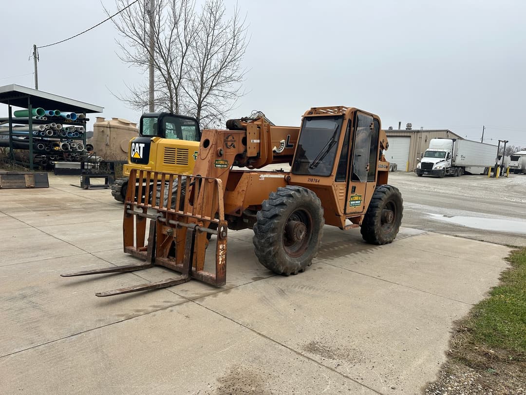 Image of Lull 844C-42 Primary image