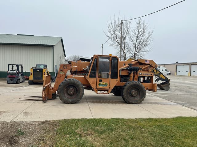 Image of Lull 844C-42 equipment image 1