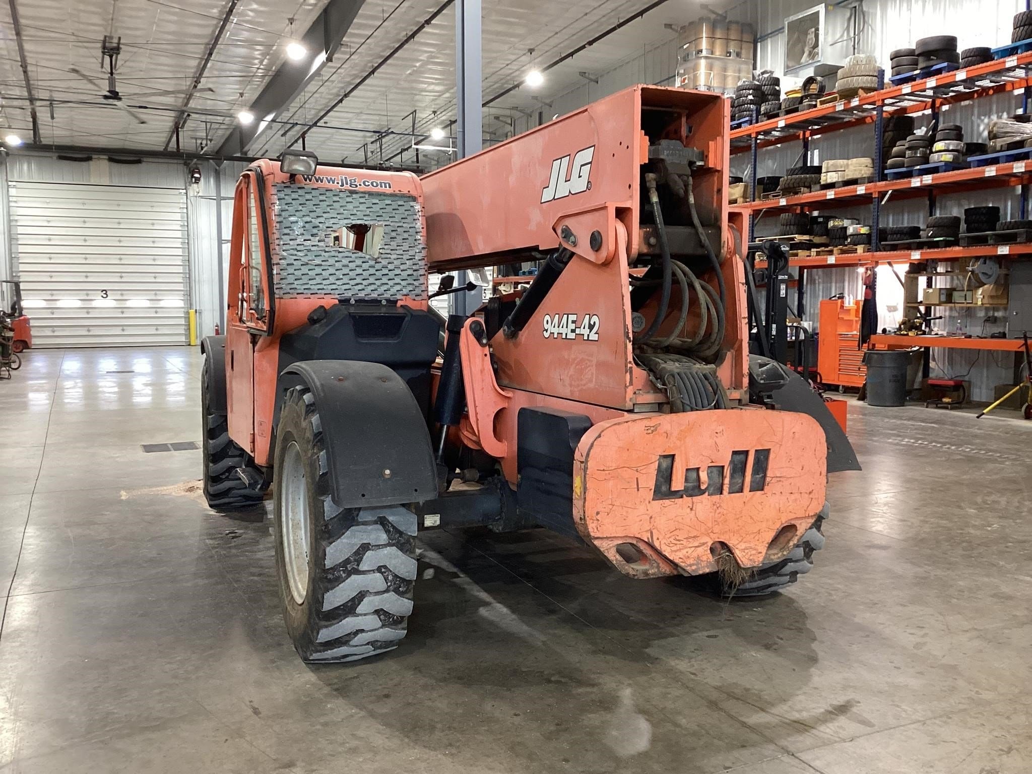 2005 Lull 944E-42 Equipment Image0