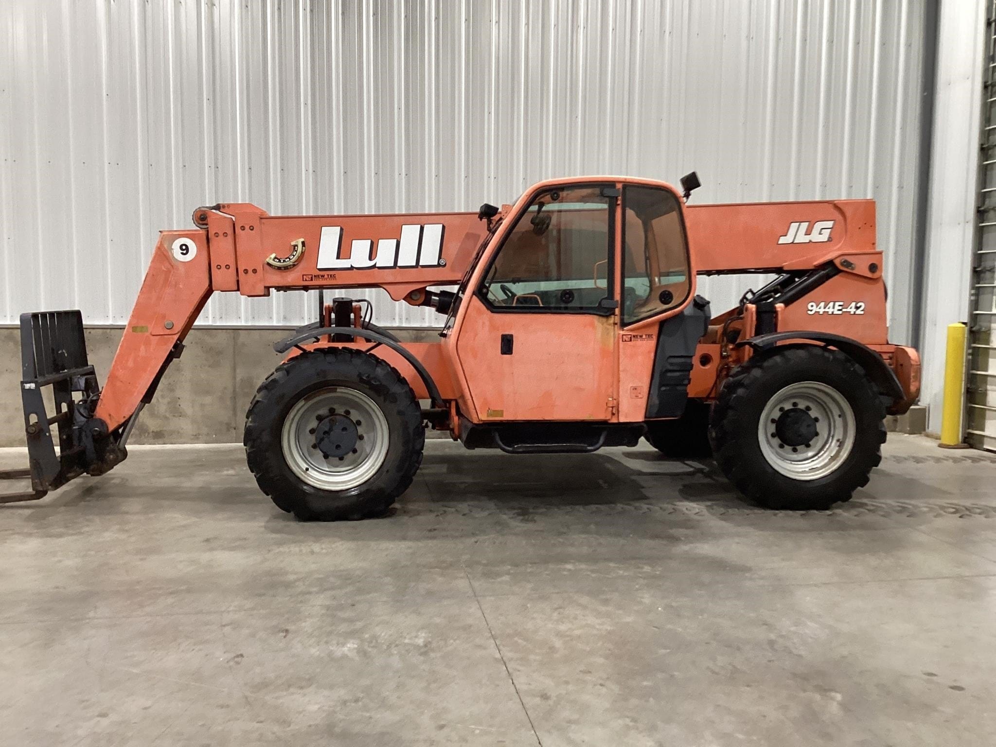 2005 Lull 944E-42 Equipment Image0