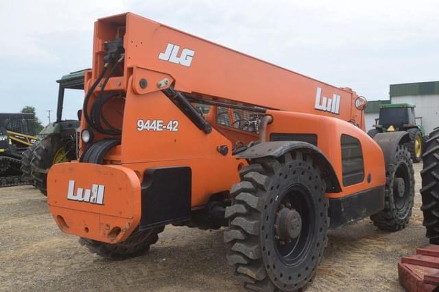 Image of Lull 944E-42 equipment image 2