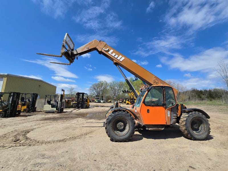 Lull 944E-42 Equipment Image0