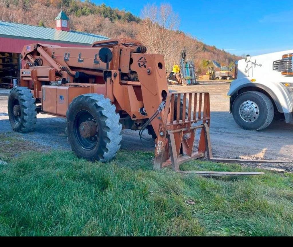 Main image Lull 844C-42