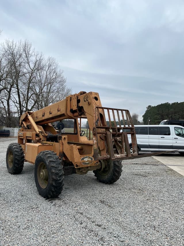 Image of Lull 644B-42 equipment image 3