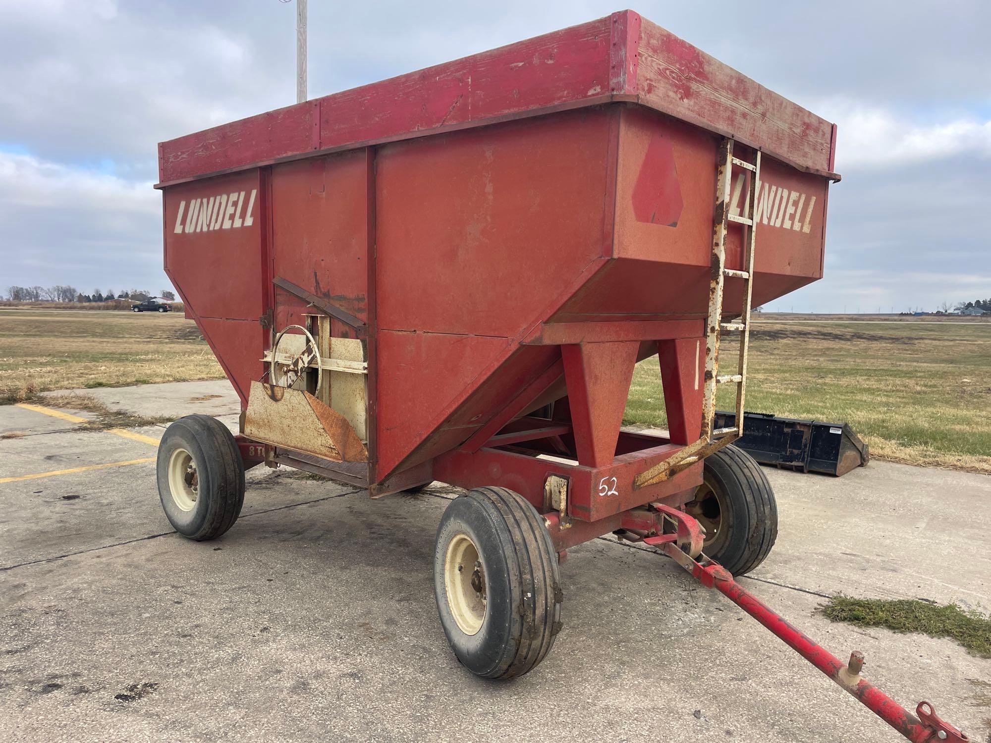 Lundell 250 Equipment Image0