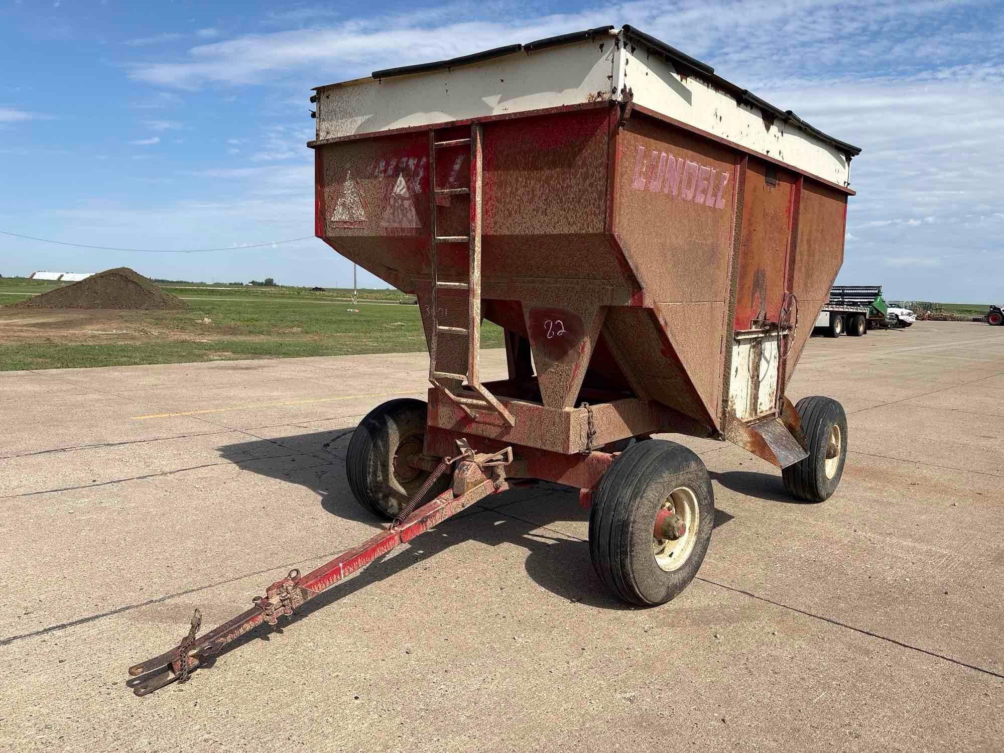 Lundell 350 Equipment Image0