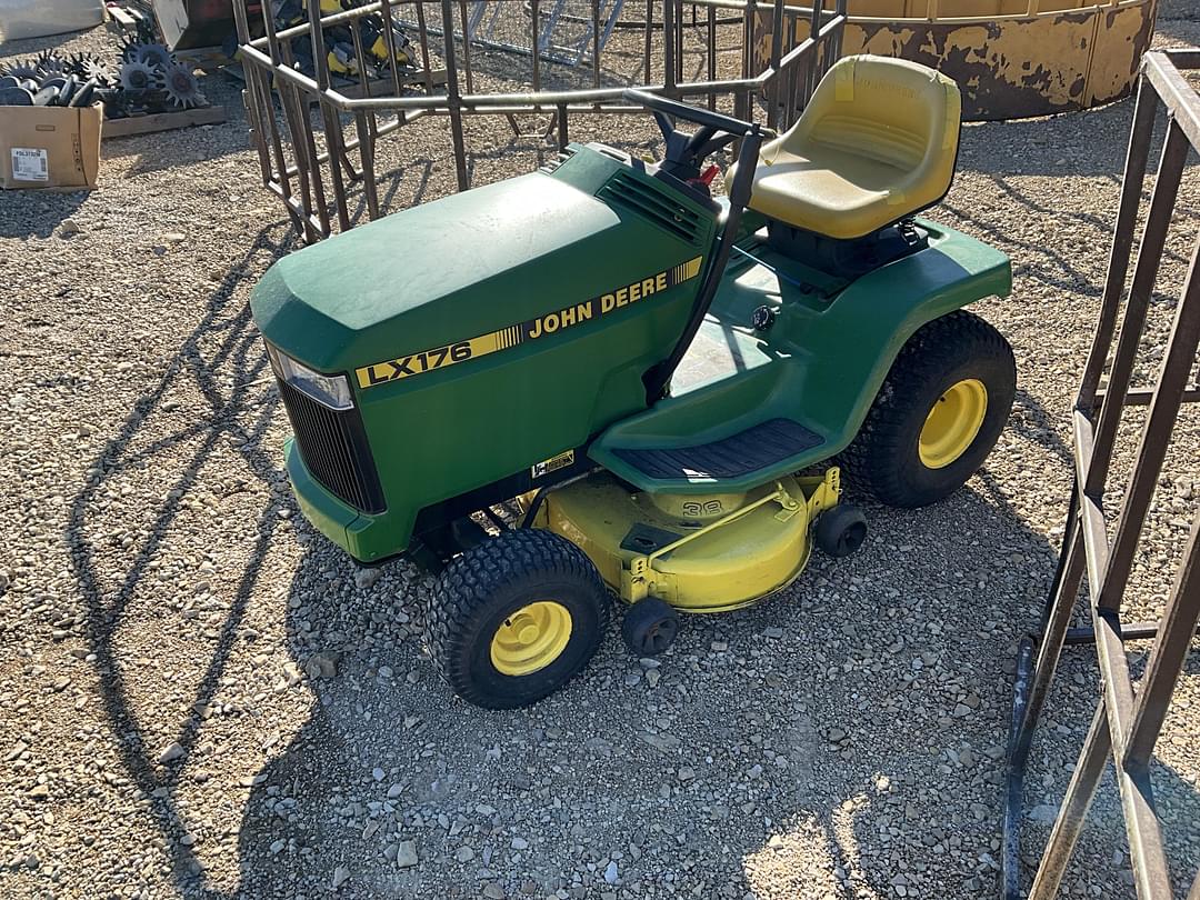 Image of John Deere LX176 Primary image