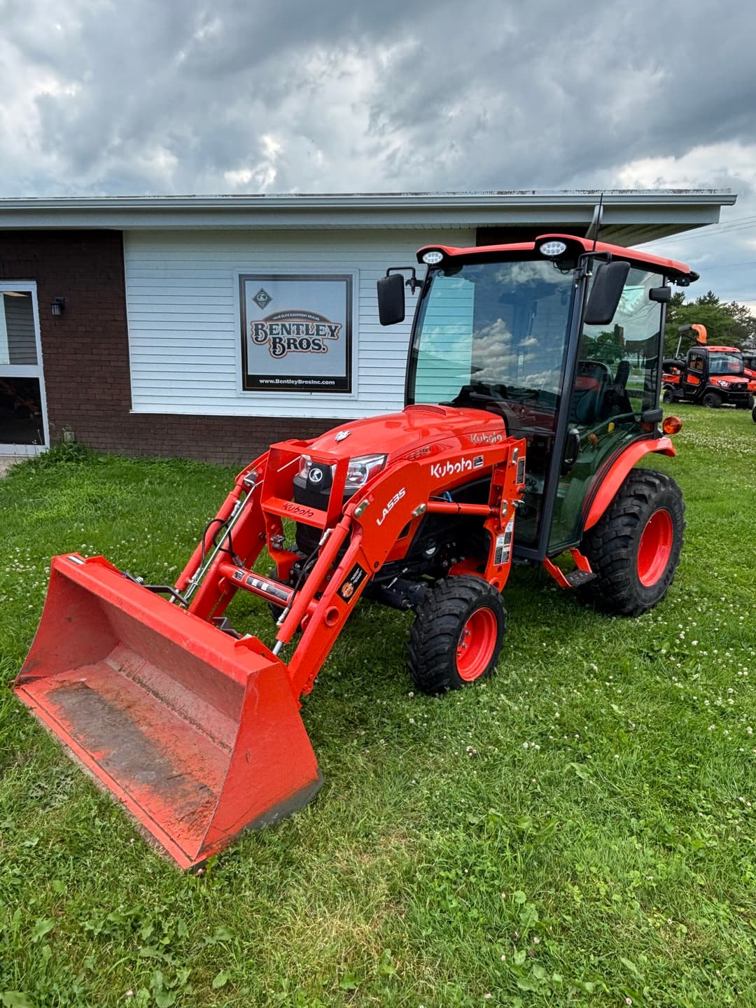 Image of Kubota LX3310HSDC Image 0