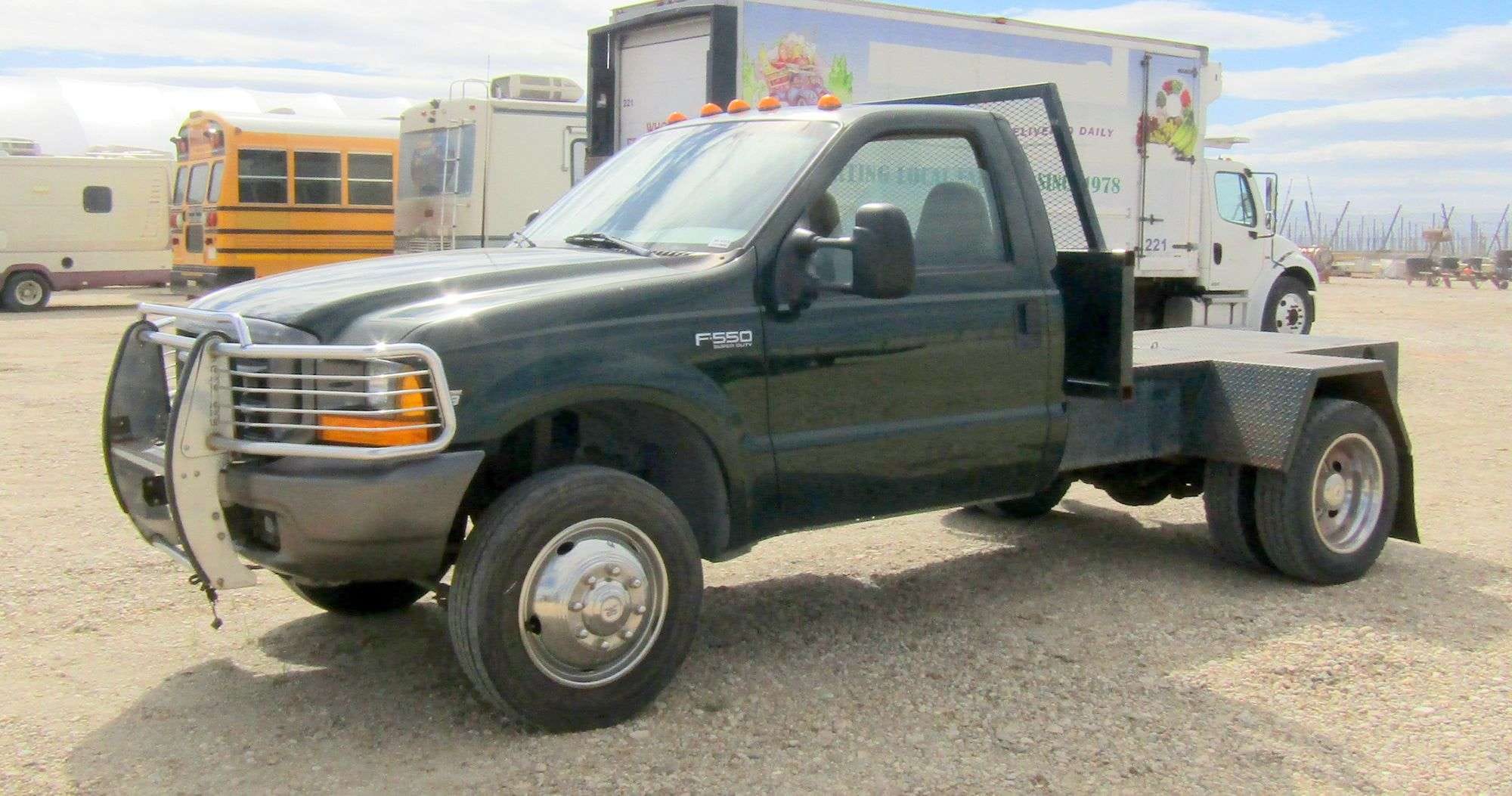 1990 Ford F-550 Equipment Image0