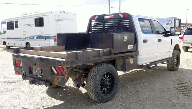 Image of Ford F-250 equipment image 3
