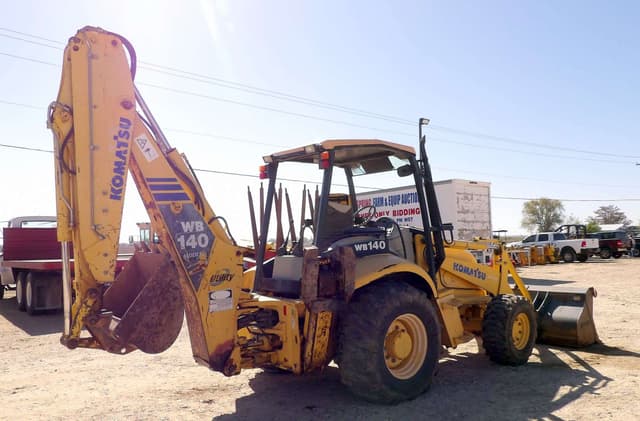 Image of Komatsu WB140 equipment image 3