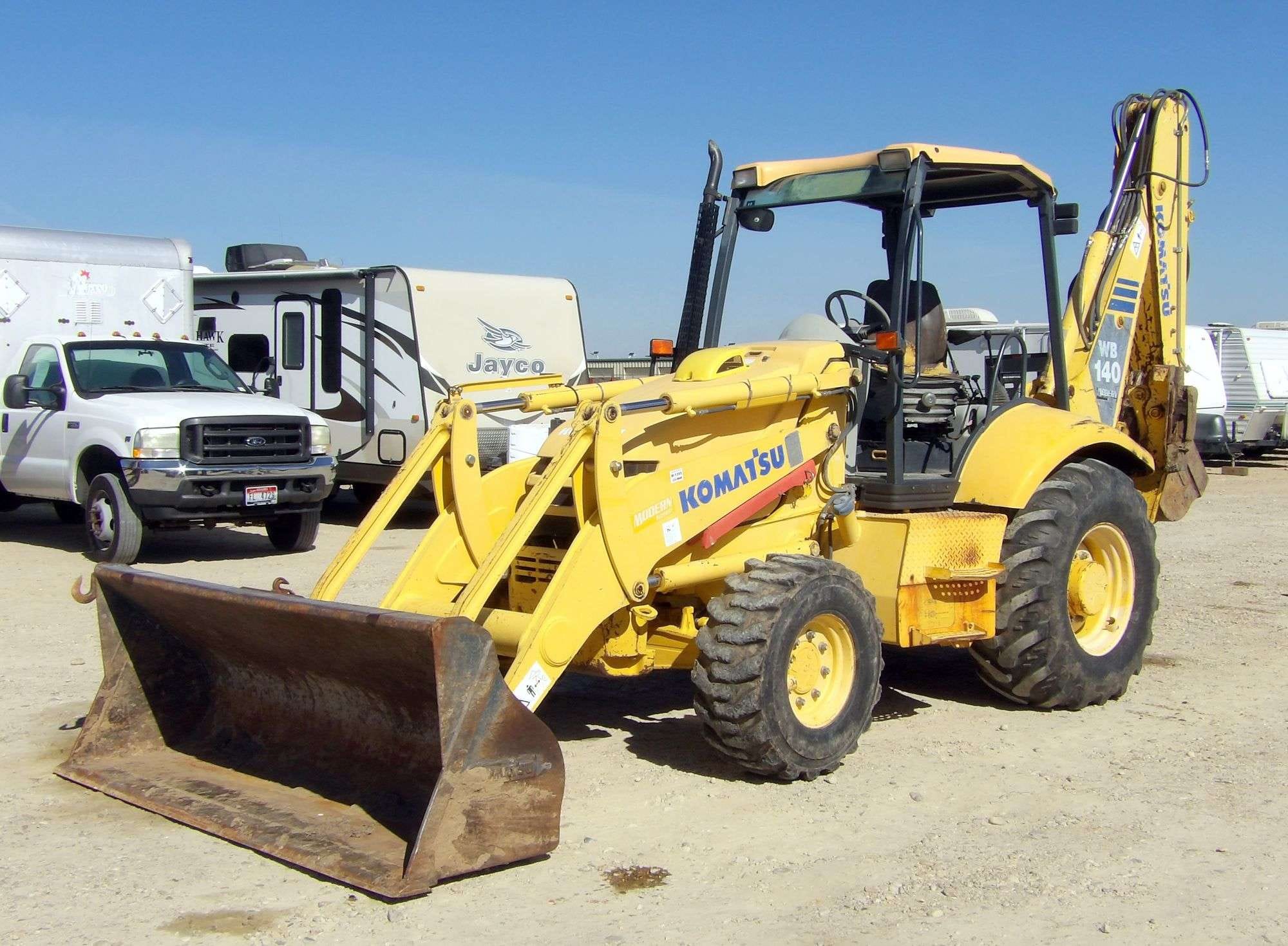 Komatsu WB140 Equipment Image0