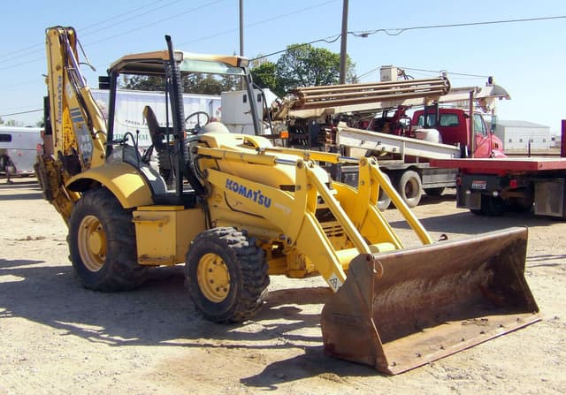 Image of Komatsu WB140 equipment image 1