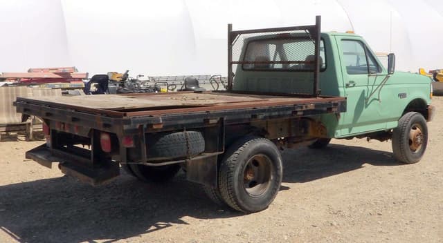 Image of Ford F-350 equipment image 3