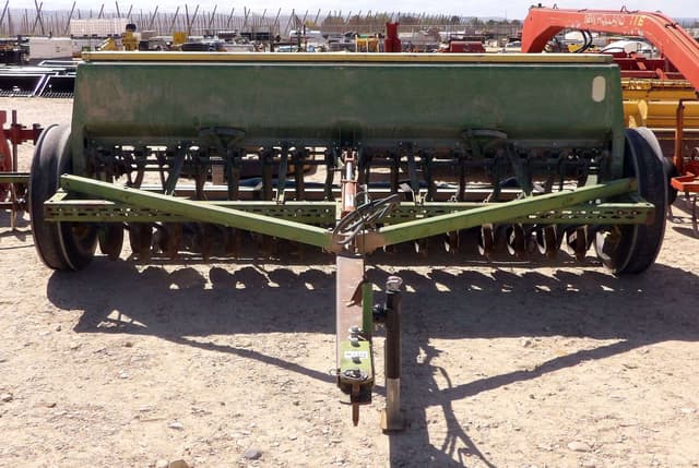 Image of John Deere 8200 equipment image 2