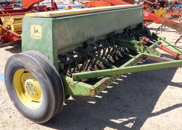 Image of John Deere 8200 equipment image 3