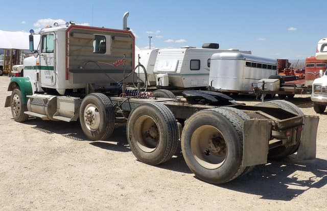 Image of International 9300 equipment image 3