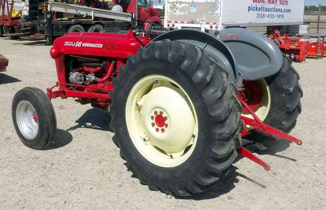 Image of Ford 641 equipment image 3