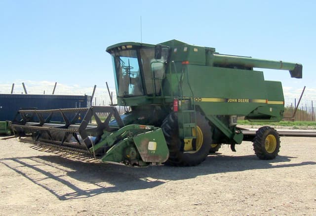 Image of John Deere 9500 equipment image 1