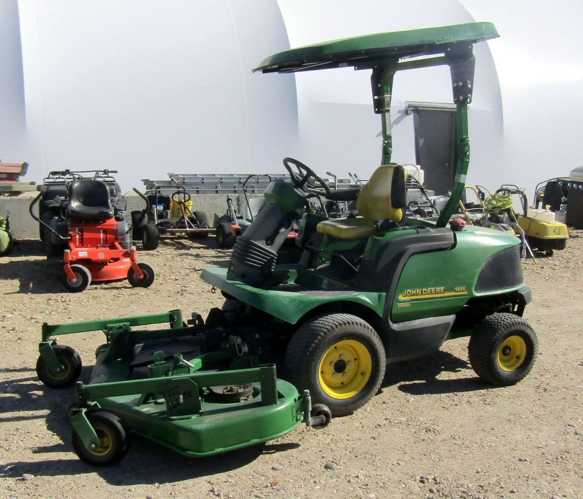 John Deere 1445 Equipment Image0