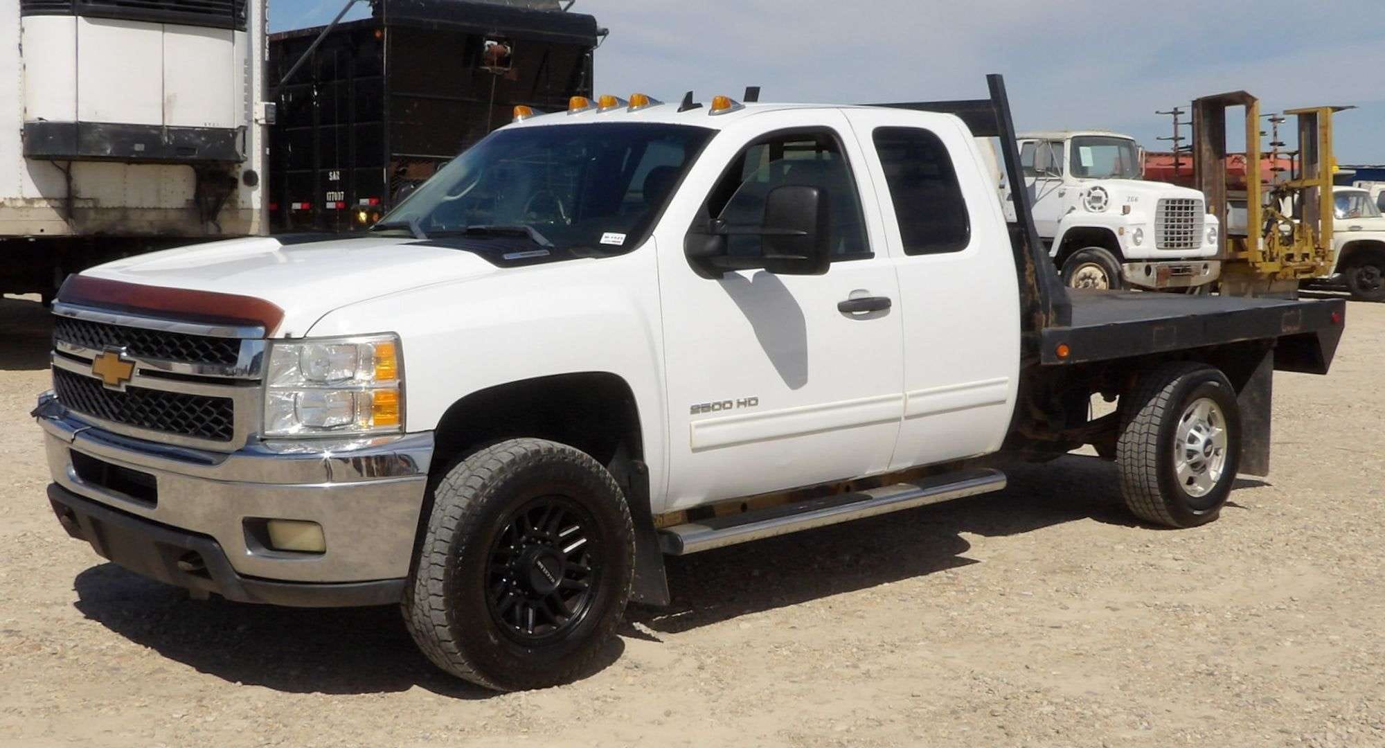 2013 Chevrolet 2500HD Equipment Image0