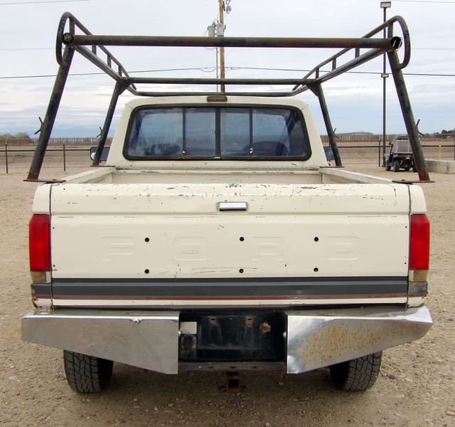 Image of Ford F-250 equipment image 4