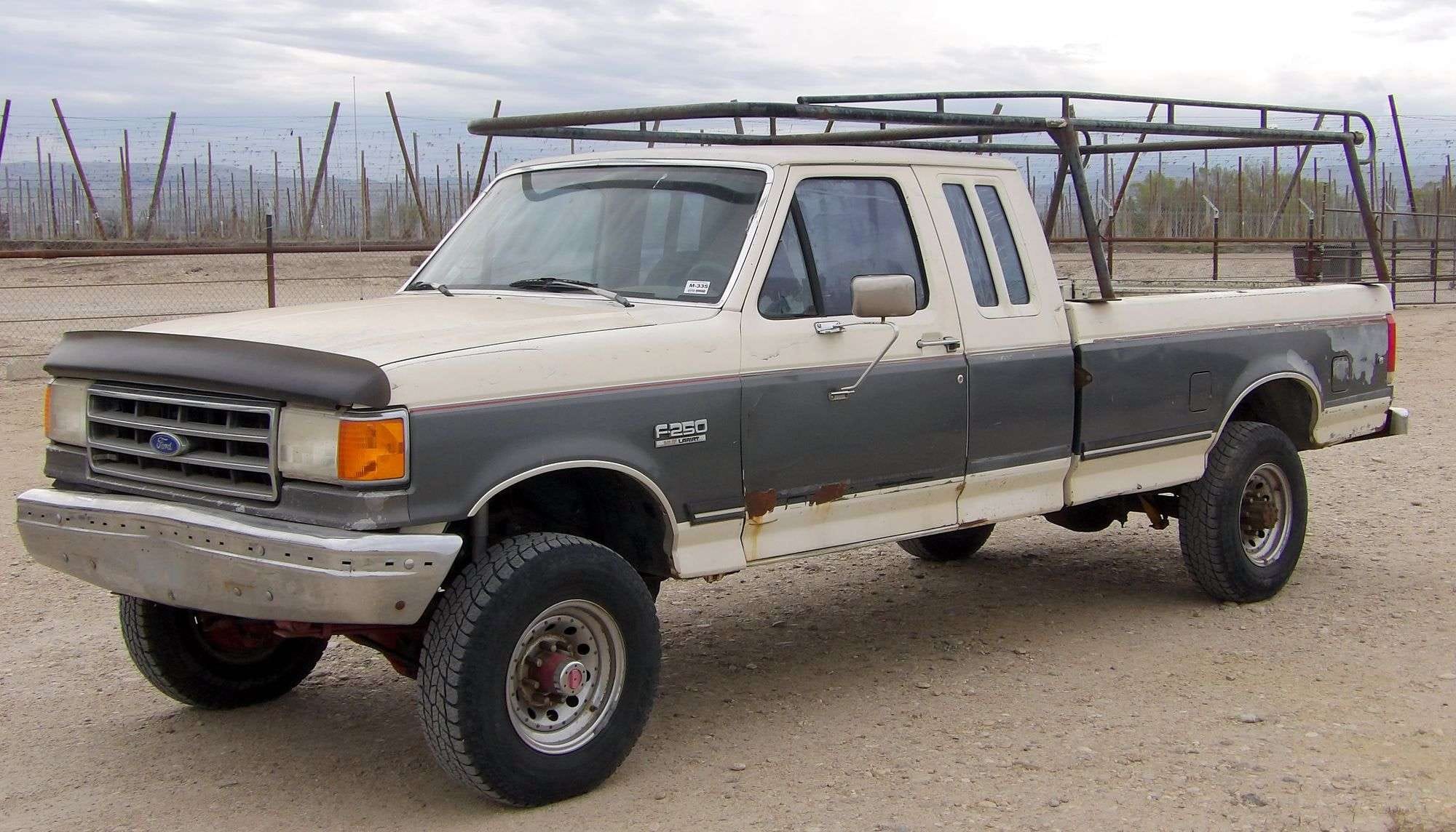 1990 Ford F-250 Equipment Image0