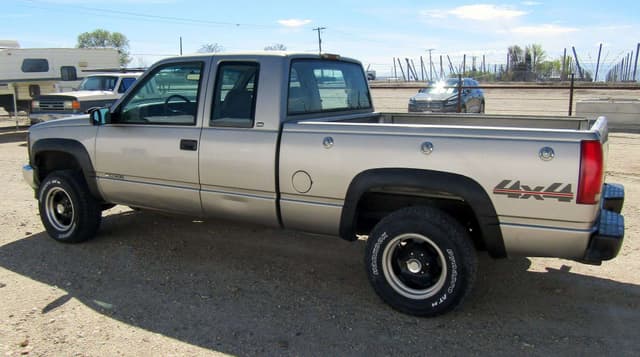 Image of Chevrolet 1500 equipment image 3