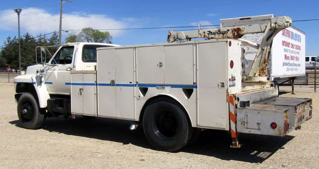 Image of Ford F-800 equipment image 3