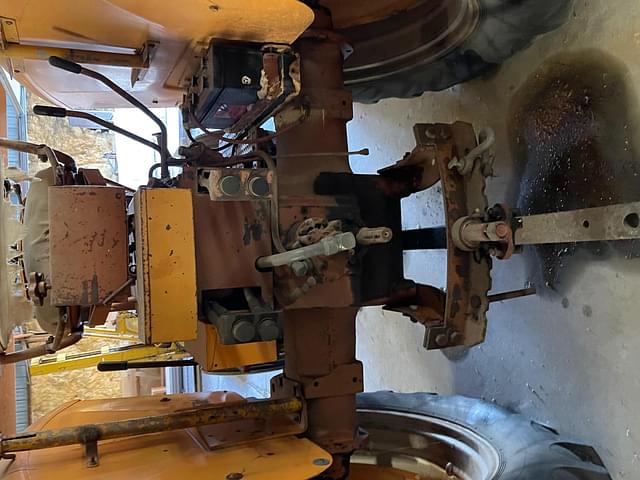 Image of Minneapolis-Moline M-5 equipment image 3