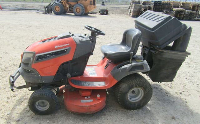 Image of Husqvarna YT42DXLS equipment image 3