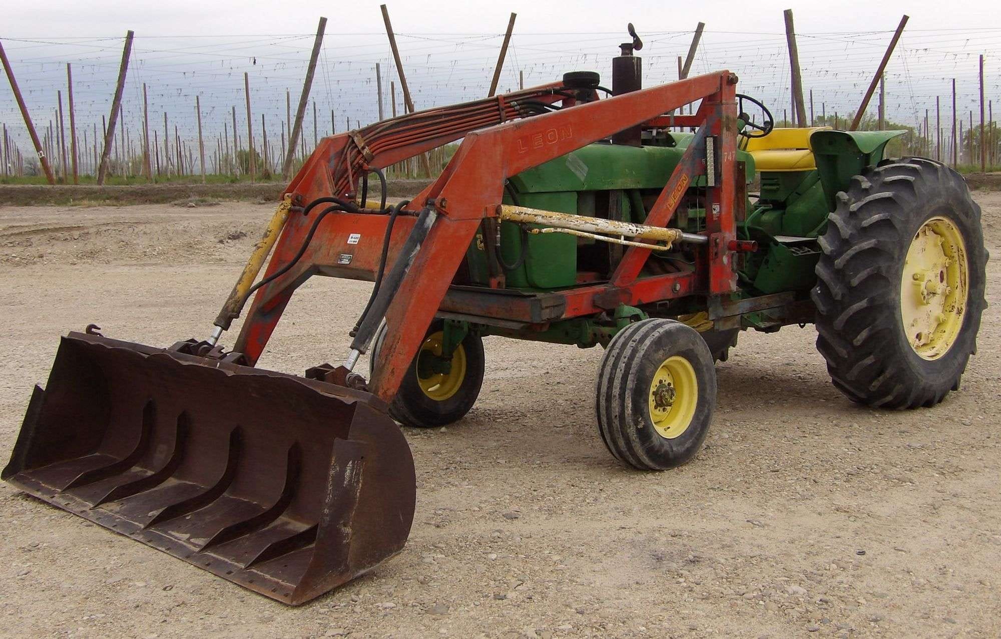 John Deere 4010 Equipment Image0