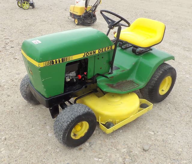 Image of John Deere 111 equipment image 1