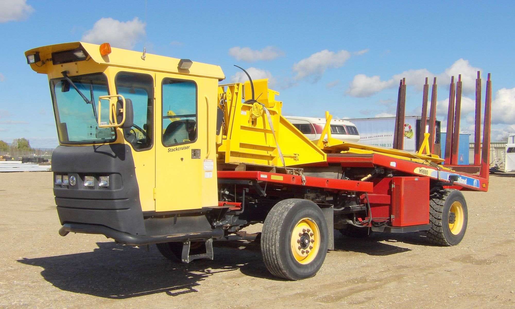 2014 New Holland H9880 Equipment Image0