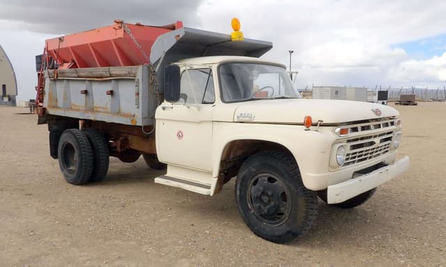 Image of Ford F-600 equipment image 1