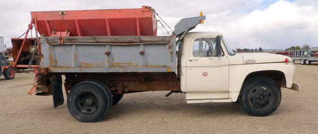 Image of Ford F-600 equipment image 4