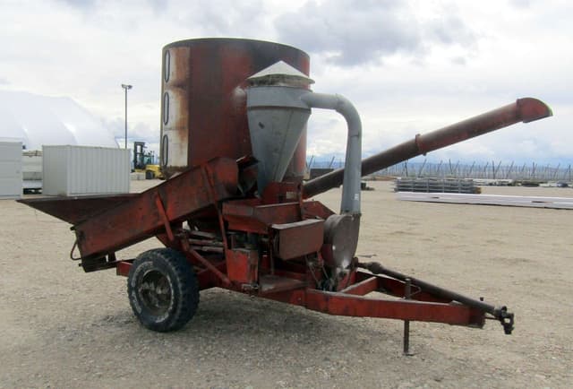 Image of Farmhand FeedMaster equipment image 3