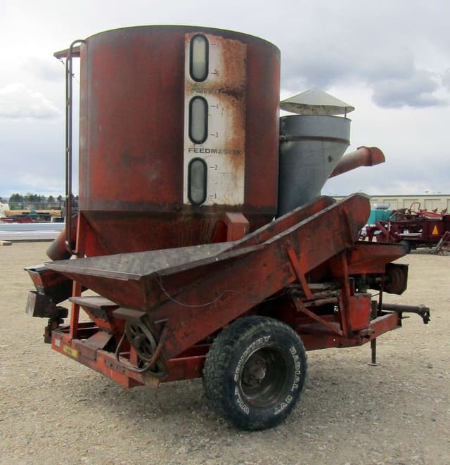 Image of Farmhand FeedMaster equipment image 2