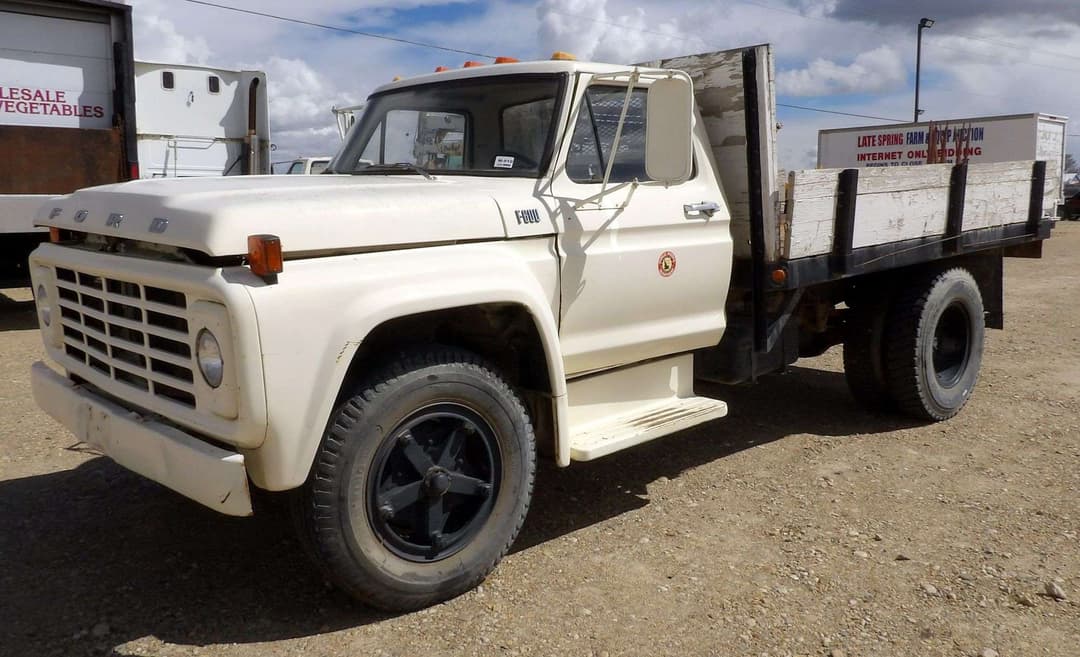 Image of Ford F-600 Primary image