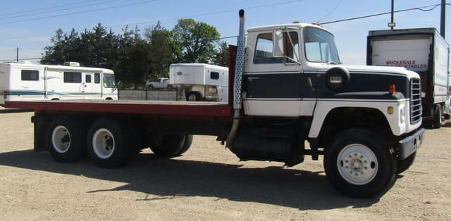 Image of Ford 9000 equipment image 1