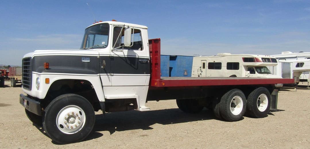 Image of Ford 9000 Primary image