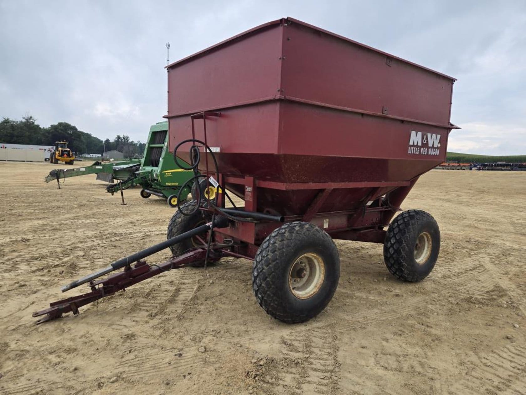 M&W Little Red Wagon Equipment Image0